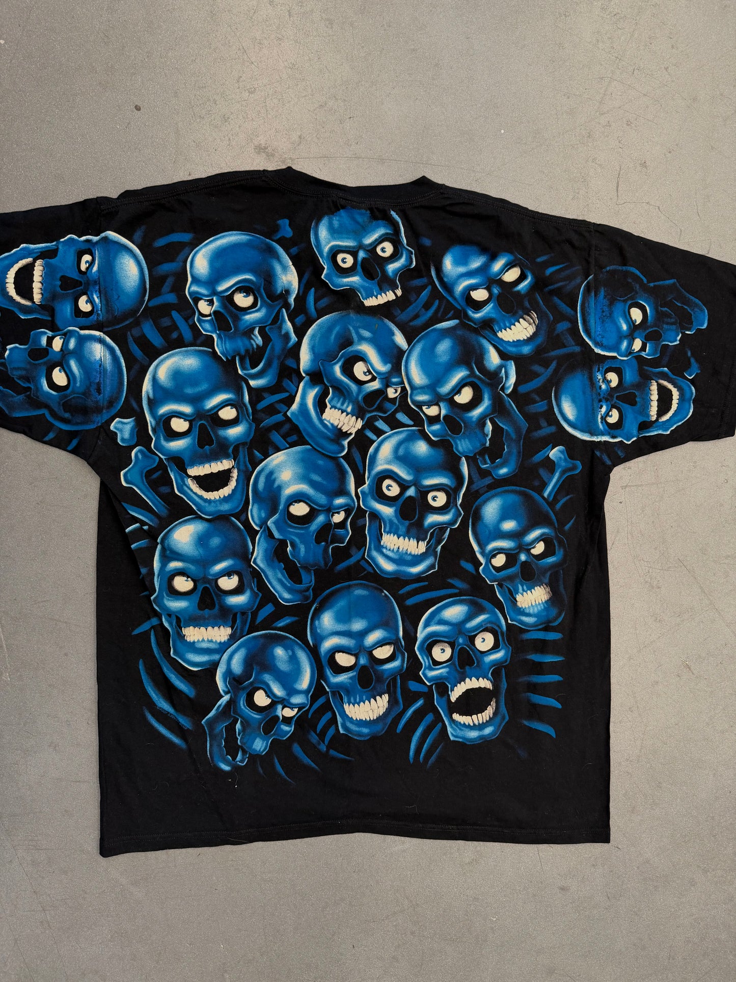 2001 LIQUID BLUE GLOW IN THE DARK SKULLS AOP TEE - BLUE (NWT)
