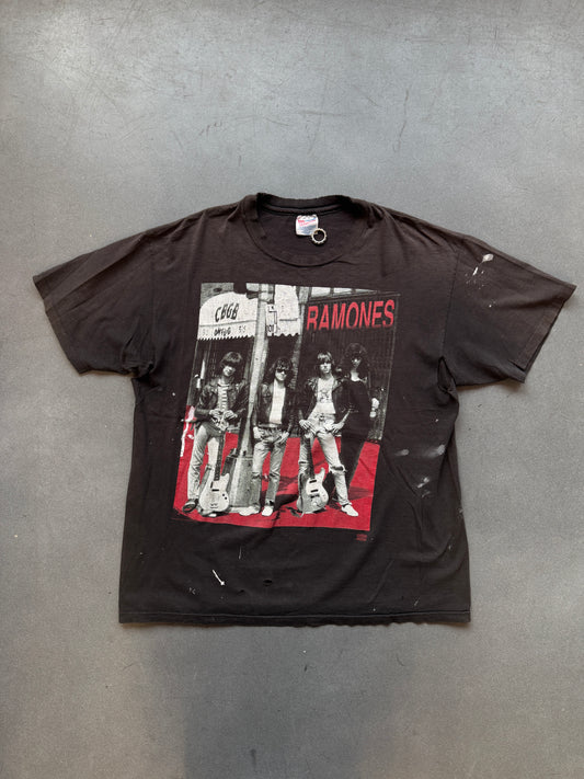 1993 RAMONES DISTRESSED CBGB CONCERT TEE (HANES TAG)