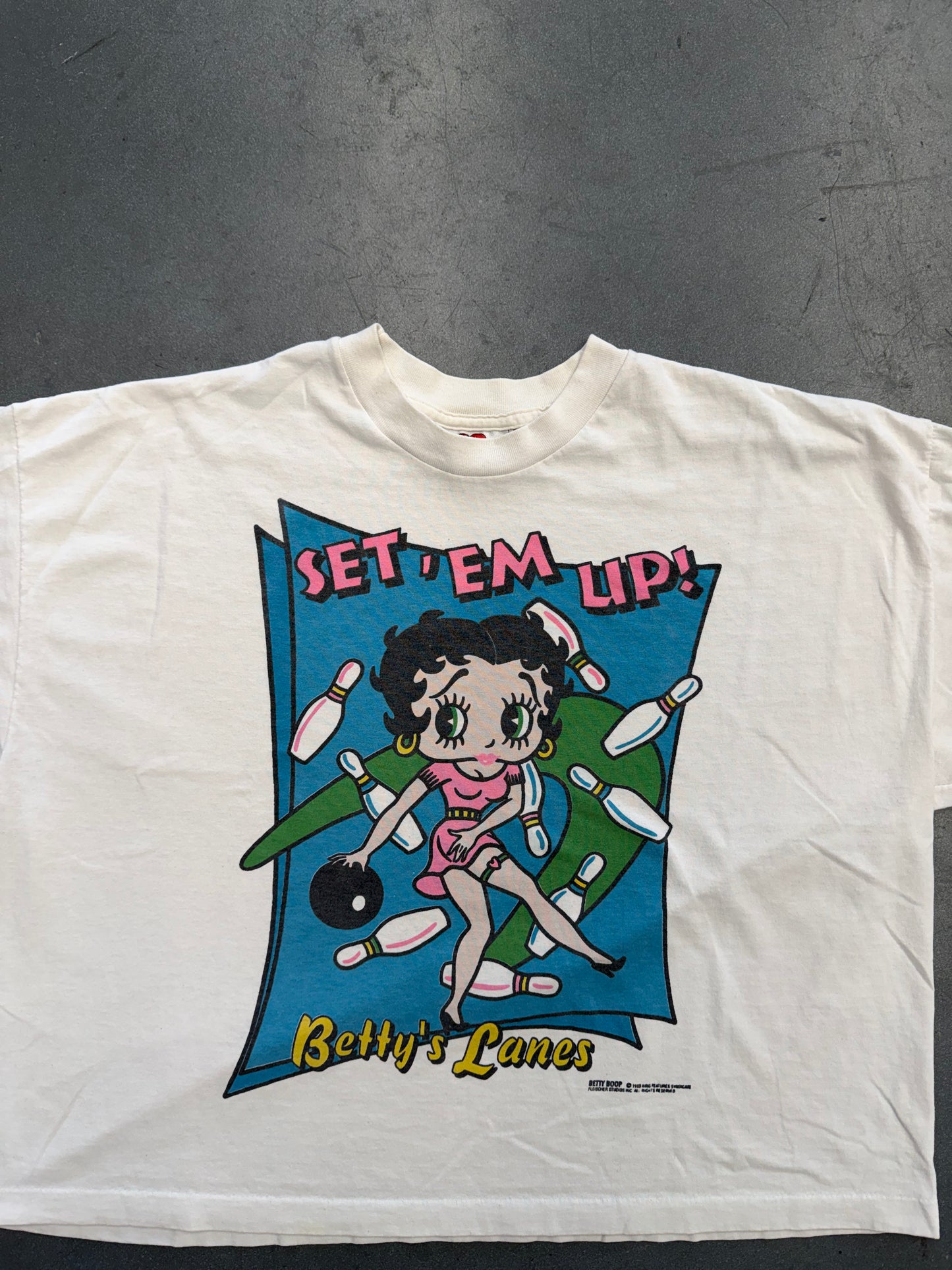 1993 BETTY BOOP SET' EM UP! BETTY'S LANES CROPPED TEE (BETTY BOOP INTIMATES TAG)