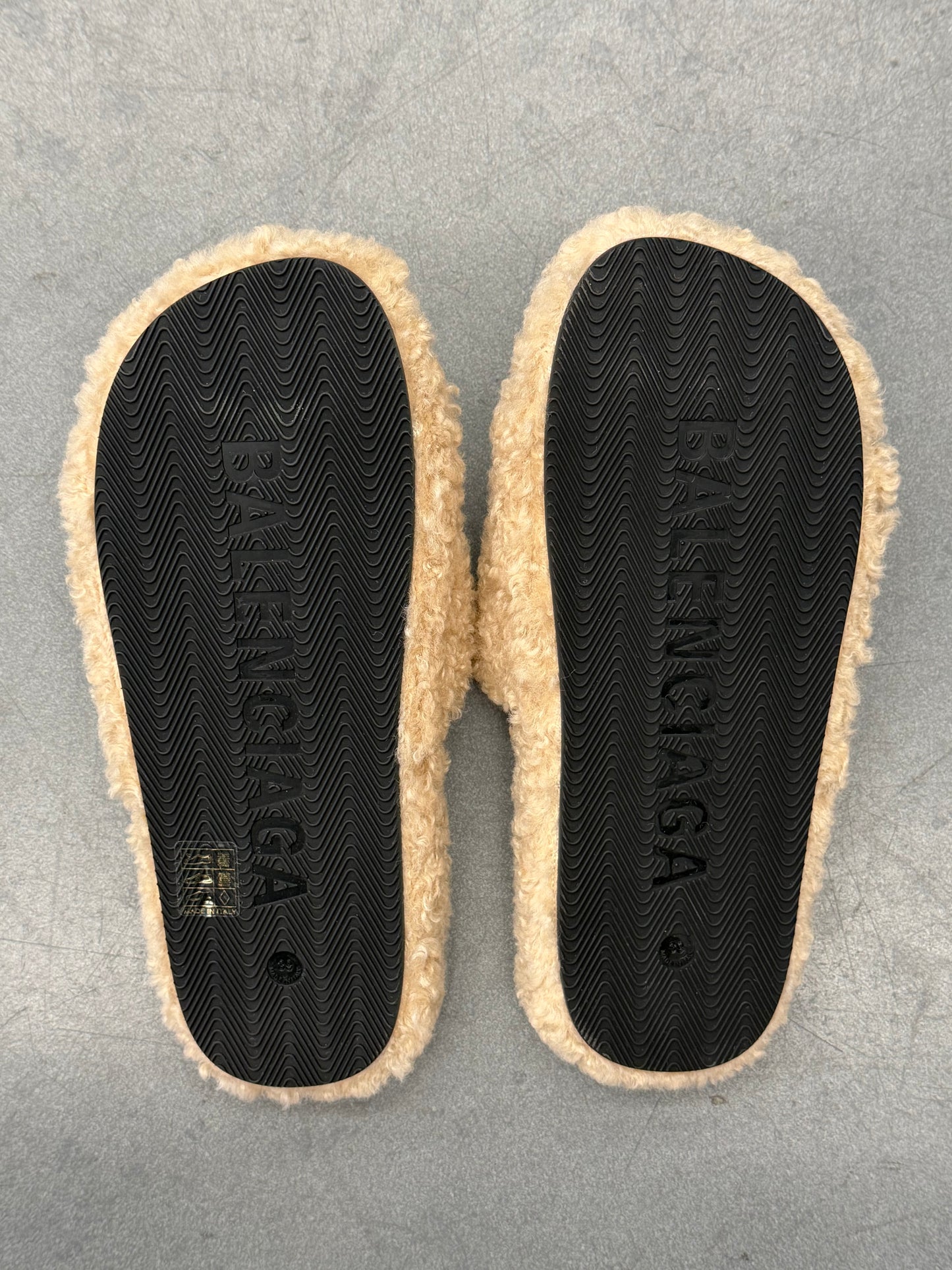 BALENCIAGA FLUFFY SLIDE SANDALS - BEIGE/WHITE/RED (W/BOX)