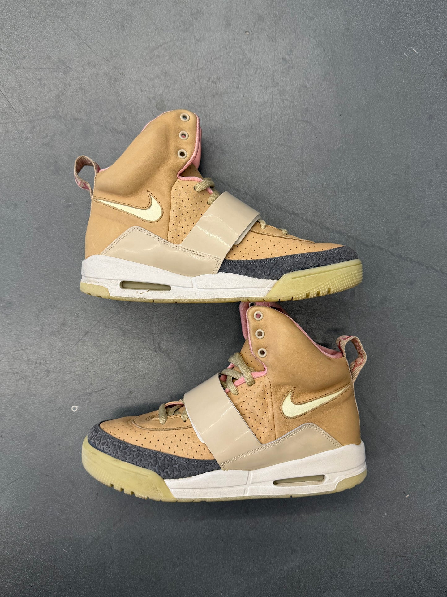 2009 NIKE AIR YEEZY - NET TAN (REP BOX)
