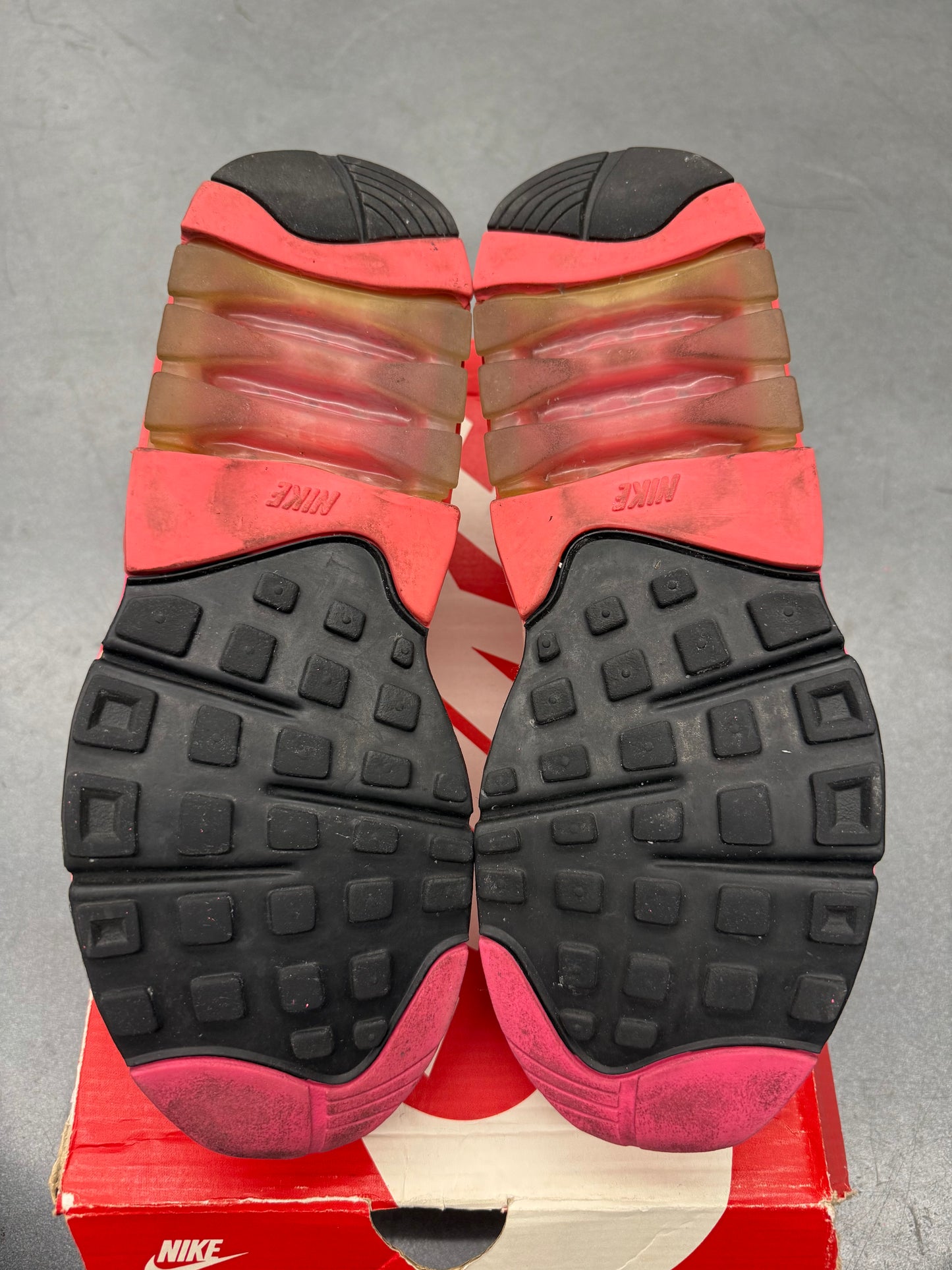 2018 SIZE 11 NIKE AIR MAX 180 CDG - WHITE/PINK