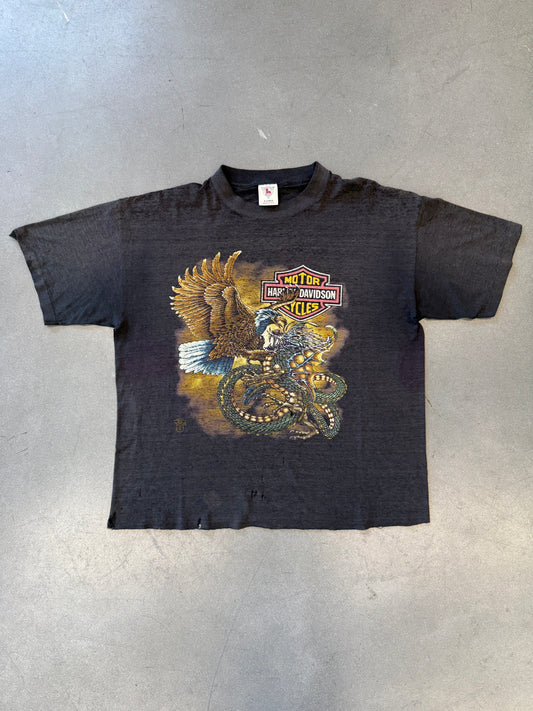 1988 HARLEY DAVIDSON EAGLE DRAGON BATTLE YAMI'S M/C PARTS MOAB, UT TEE (HOLOUBEK BRAND TAG)
