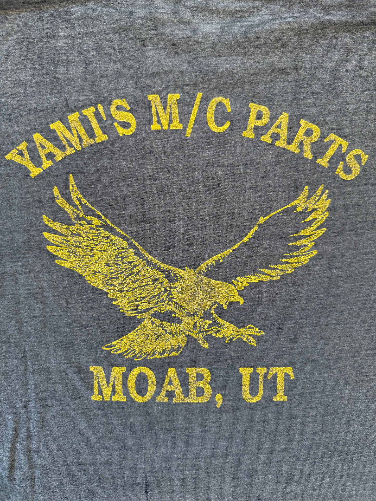 1988 HARLEY DAVIDSON EAGLE DRAGON BATTLE YAMI'S M/C PARTS MOAB, UT TEE (HOLOUBEK BRAND TAG)