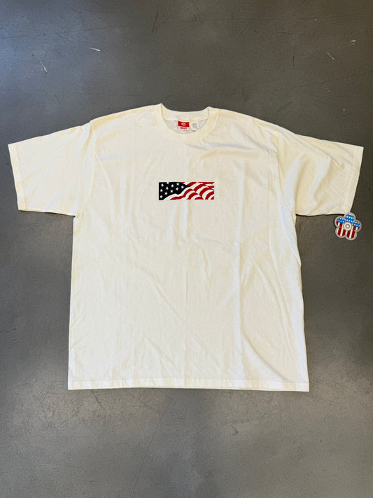 2001 INDEPENDENCE DAY TARGET BOX LOGO AMERICAN FLAG TEE (NWT TARGET TAG)