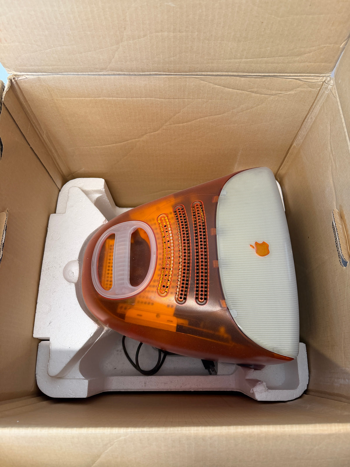 1999 APPLE IMAC G3 333MHZ COMPUTER WITH ORIGINAL BOX & YUM POSTER - TANGERINE