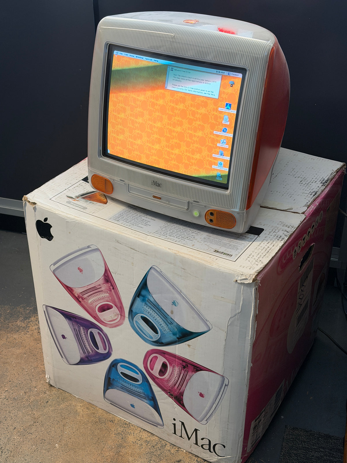 1999 APPLE IMAC G3 333MHZ COMPUTER WITH ORIGINAL BOX & YUM POSTER - TANGERINE