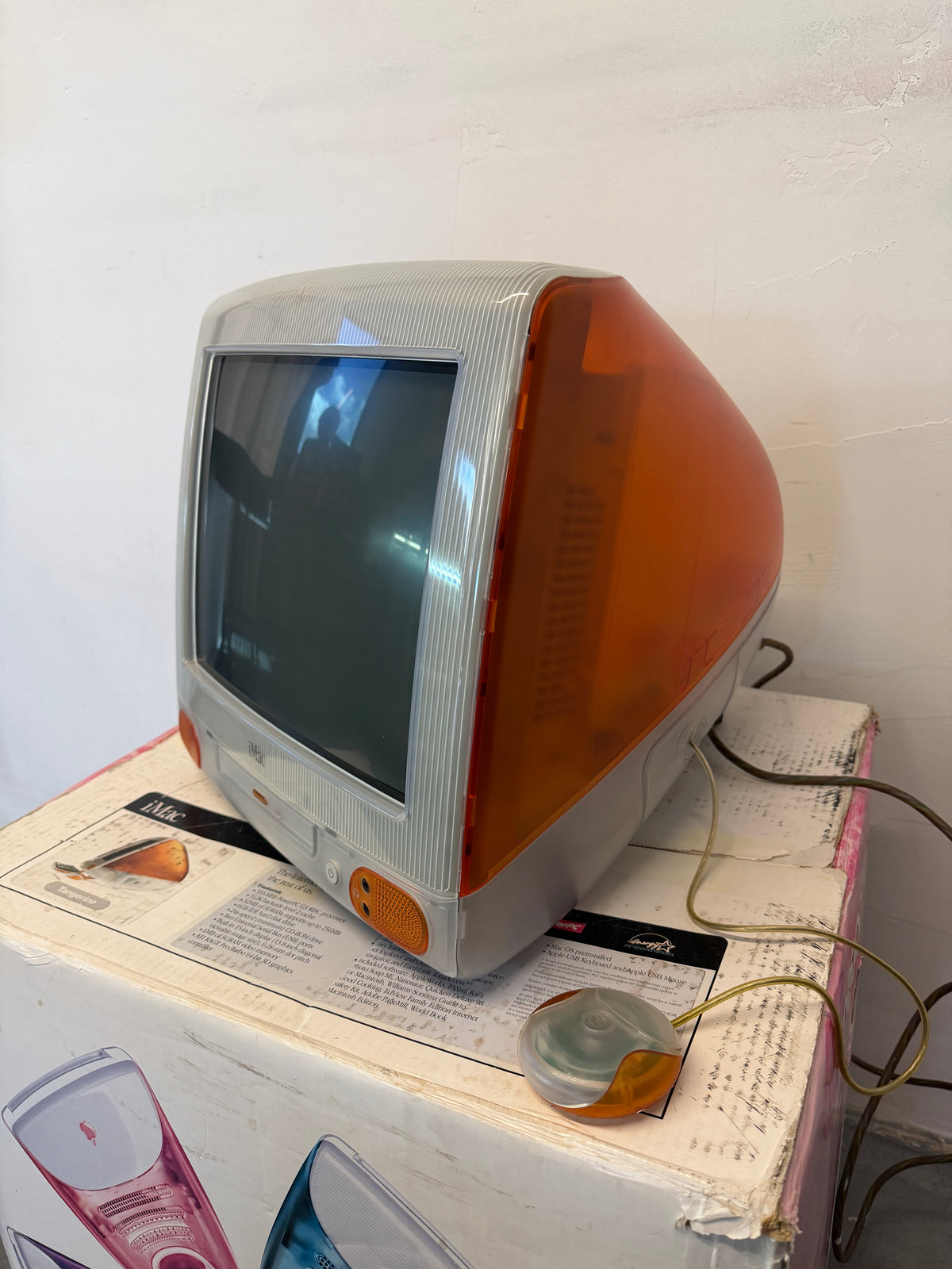 1999 APPLE IMAC G3 333MHZ COMPUTER WITH ORIGINAL BOX & YUM POSTER - TANGERINE