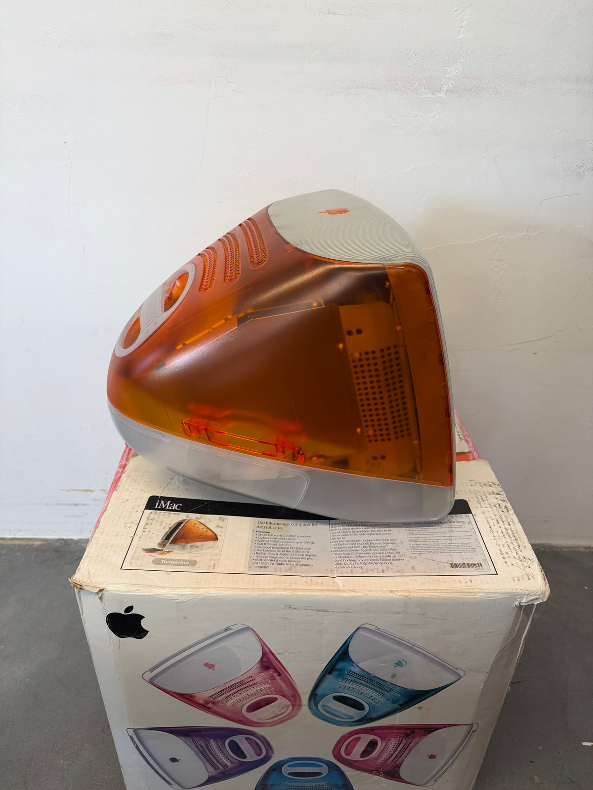 1999 APPLE IMAC G3 333MHZ COMPUTER WITH ORIGINAL BOX & YUM POSTER - TANGERINE