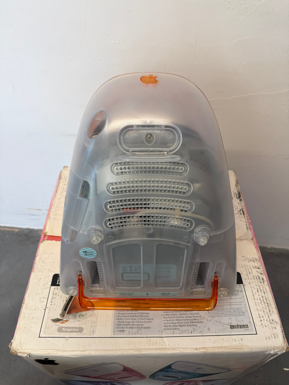 1999 APPLE IMAC G3 333MHZ COMPUTER WITH ORIGINAL BOX & YUM POSTER - TANGERINE
