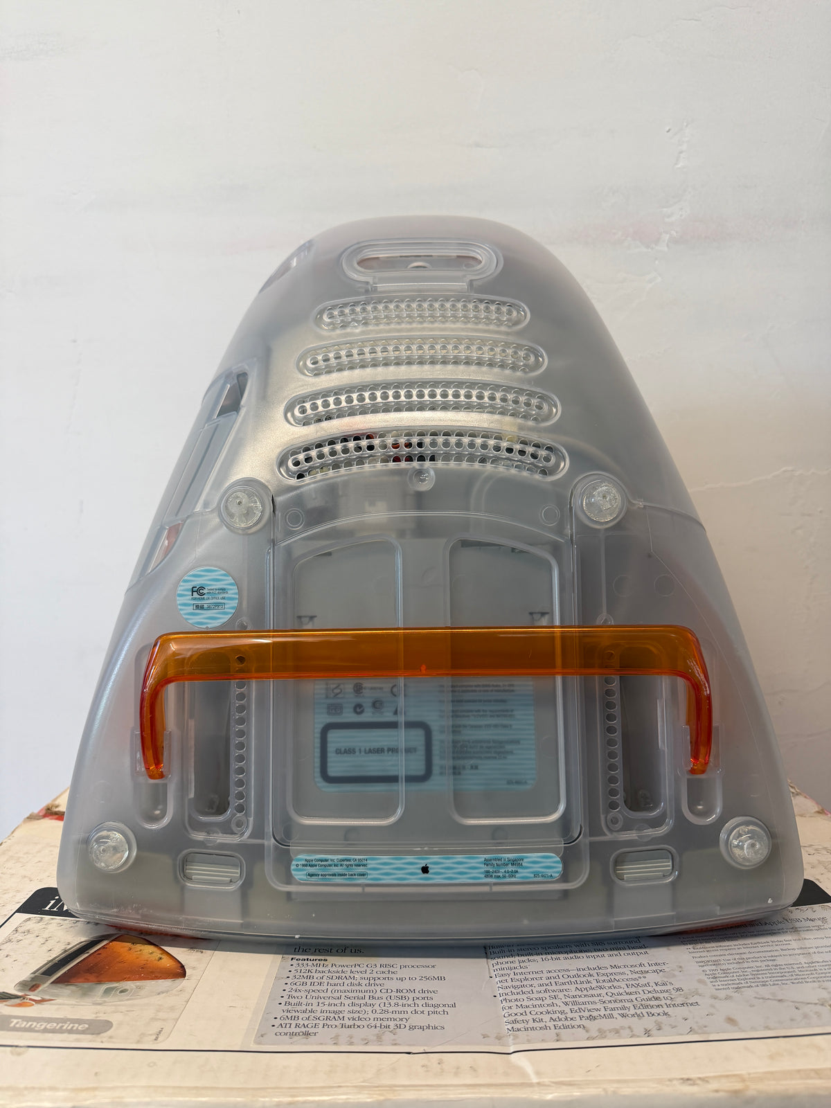 1999 APPLE IMAC G3 333MHZ COMPUTER WITH ORIGINAL BOX & YUM POSTER - TANGERINE