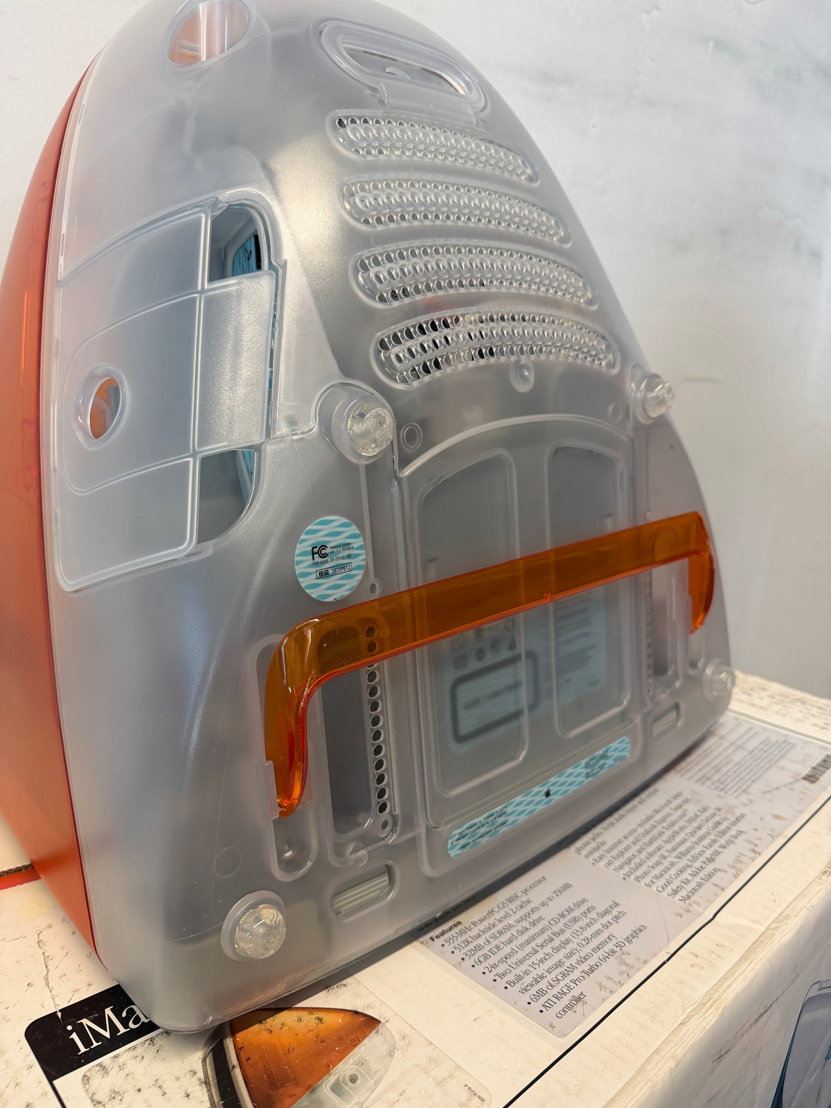 1999 APPLE IMAC G3 333MHZ COMPUTER WITH ORIGINAL BOX & YUM POSTER - TANGERINE