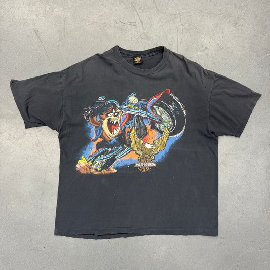 HARLEY-DAVIDSON MOTORCYCLE TAZ POPPING A WHEELY TEE (GEEELY CANADA TAG) (SIZE 5)