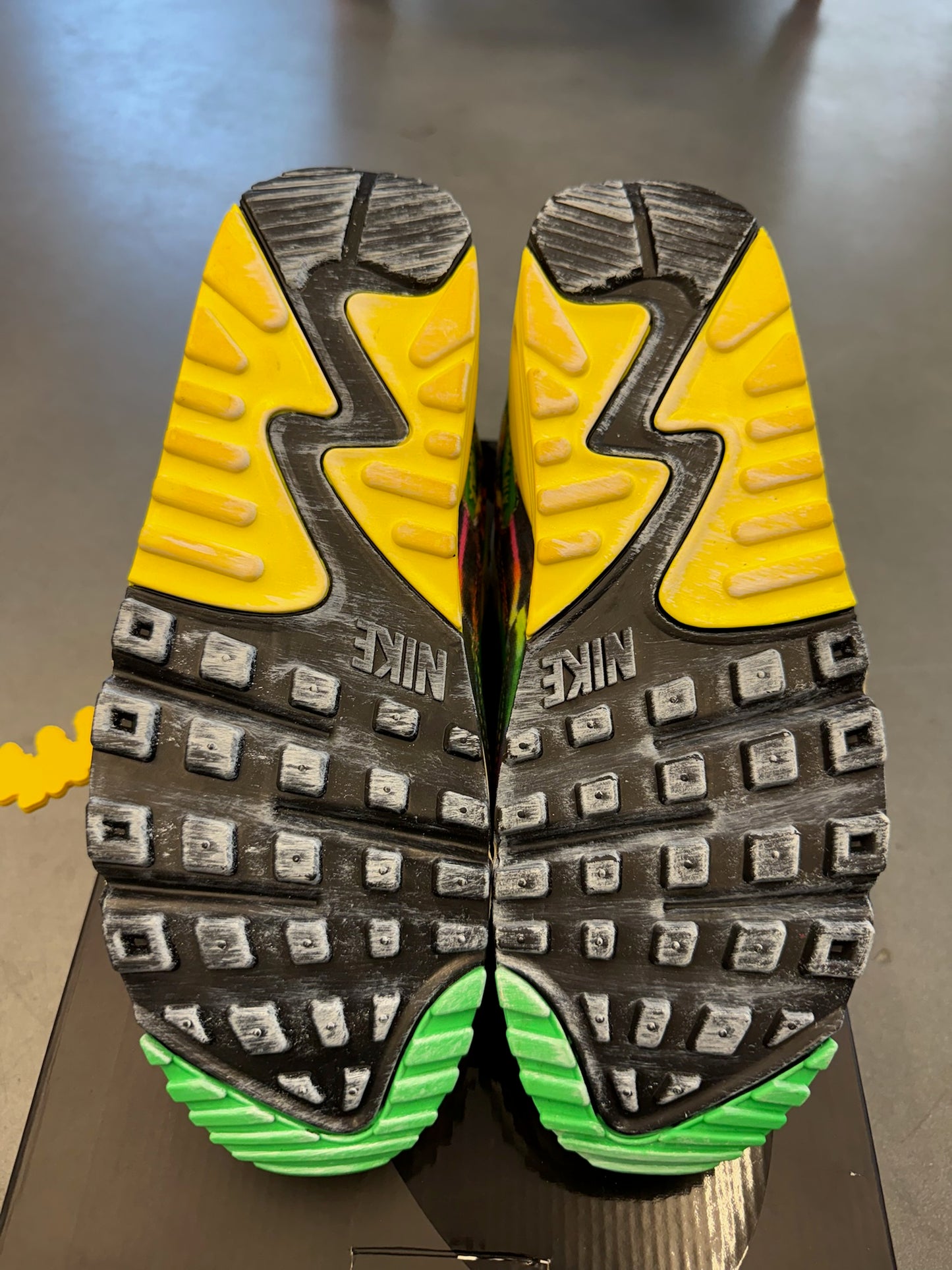 2025 SIZE 9 NIKE AIR MAX 90 GRATEFUL DEAD UNIVERSITY OF OREGON GRATEFUL DUCKS