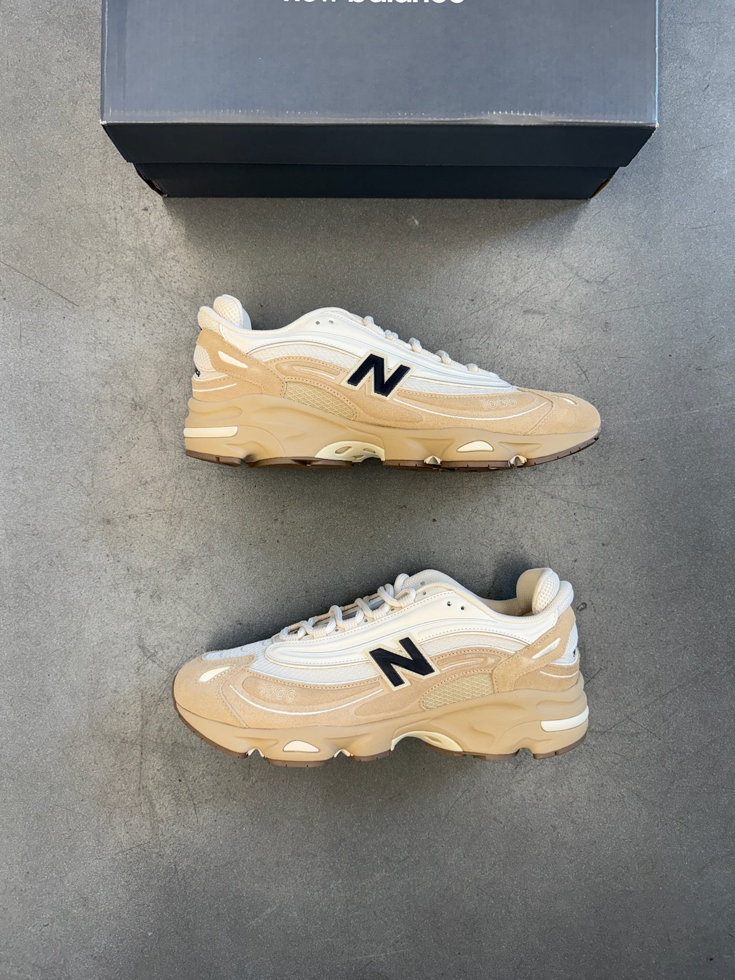 2025 SIZE 13 NEW BALANCE 1000 BEIGE (NEW IN BOX)