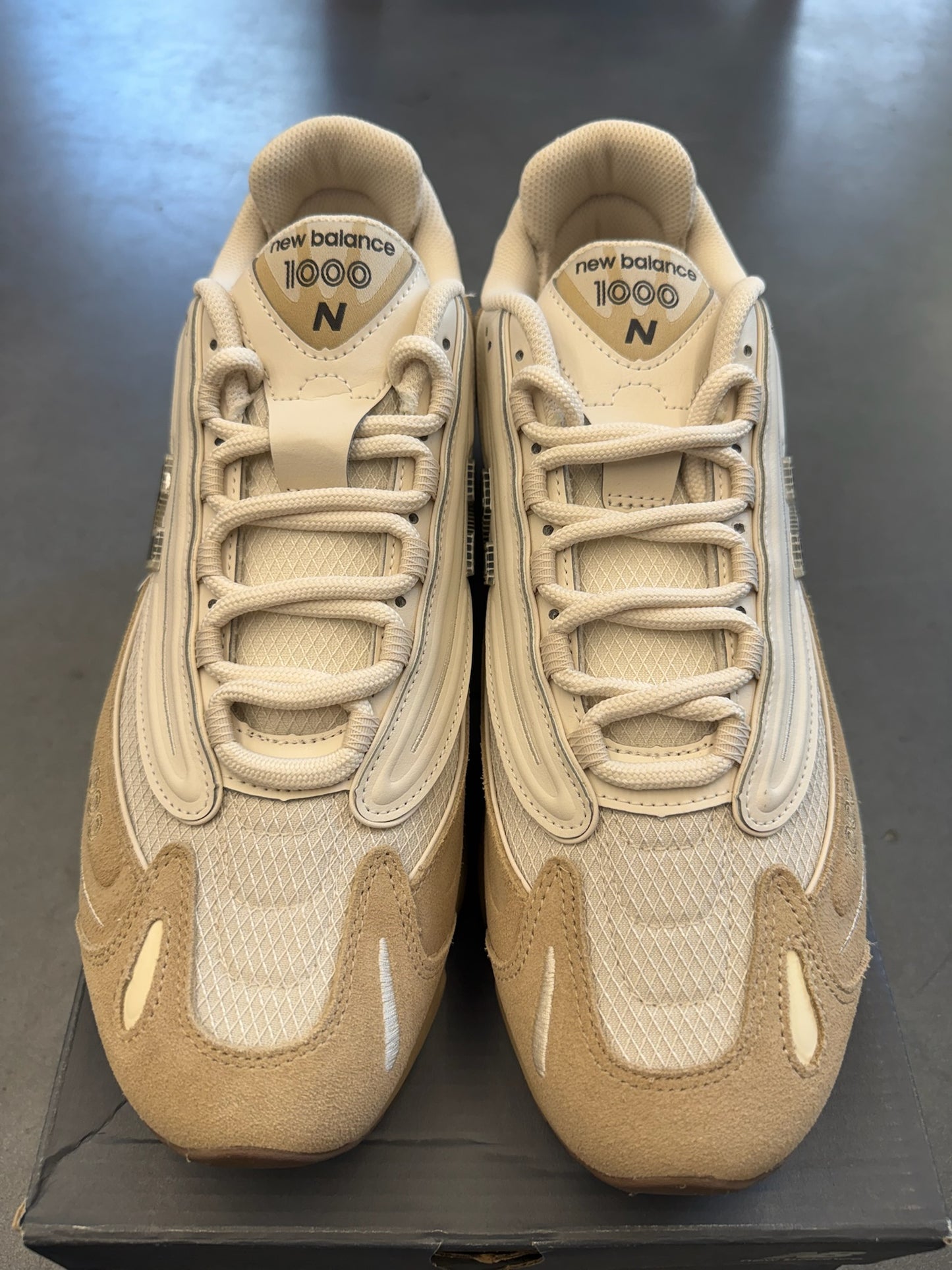 2025 SIZE 13 NEW BALANCE 1000 BEIGE (NEW IN BOX)