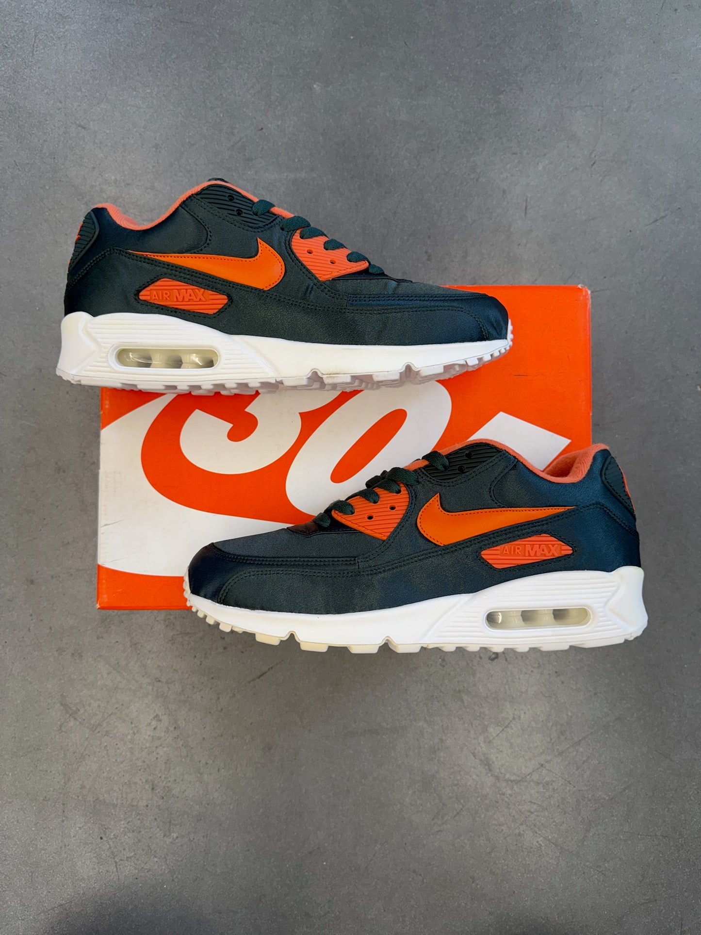 2020 UNKNWN NIKE AIR MAX 90 305 SIZE 10.5