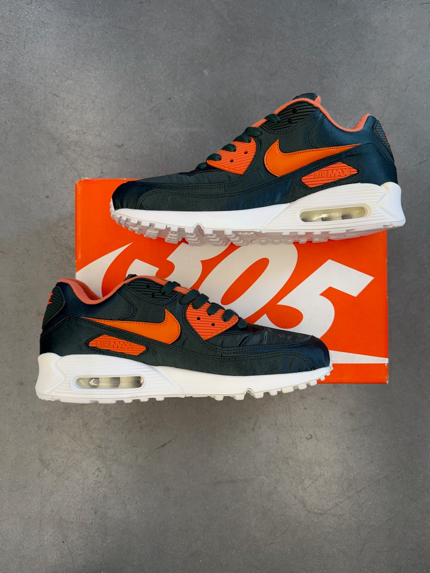 2020 UNKNWN NIKE AIR MAX 90 305 SIZE 10.5