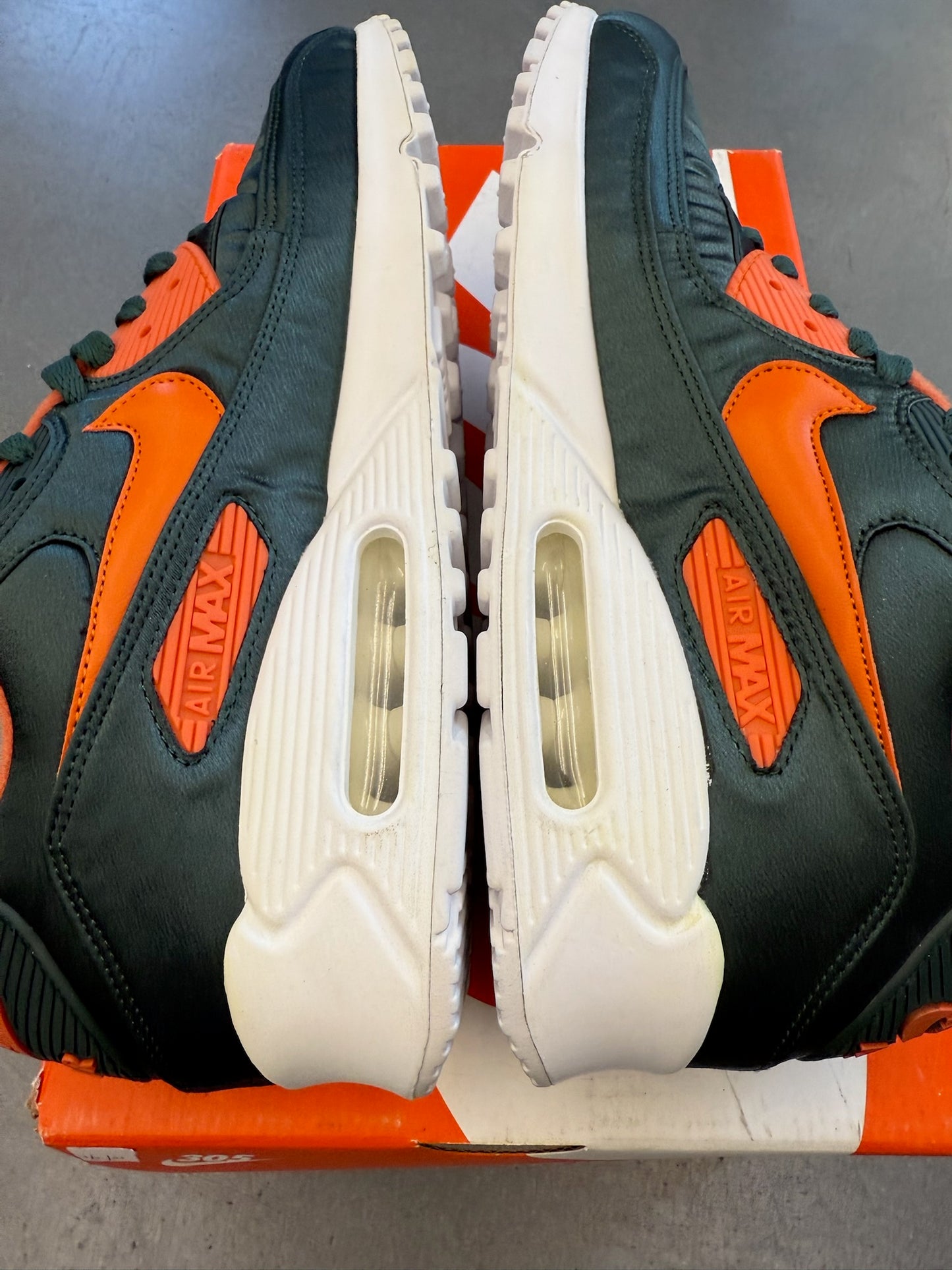 2020 UNKNWN NIKE AIR MAX 90 305 SIZE 10.5