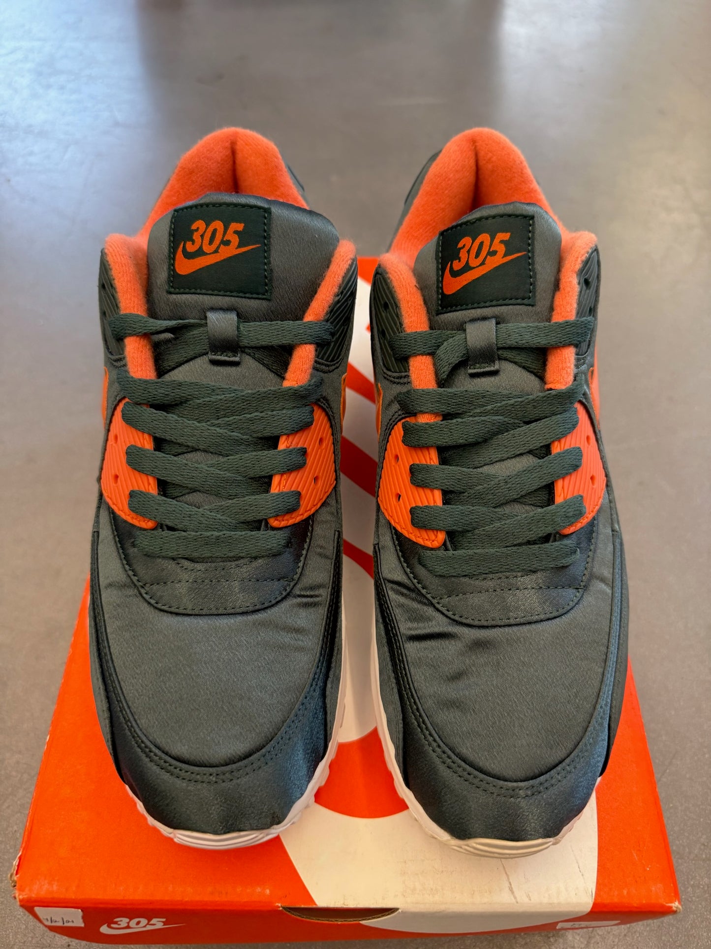 2020 UNKNWN NIKE AIR MAX 90 305 SIZE 10.5