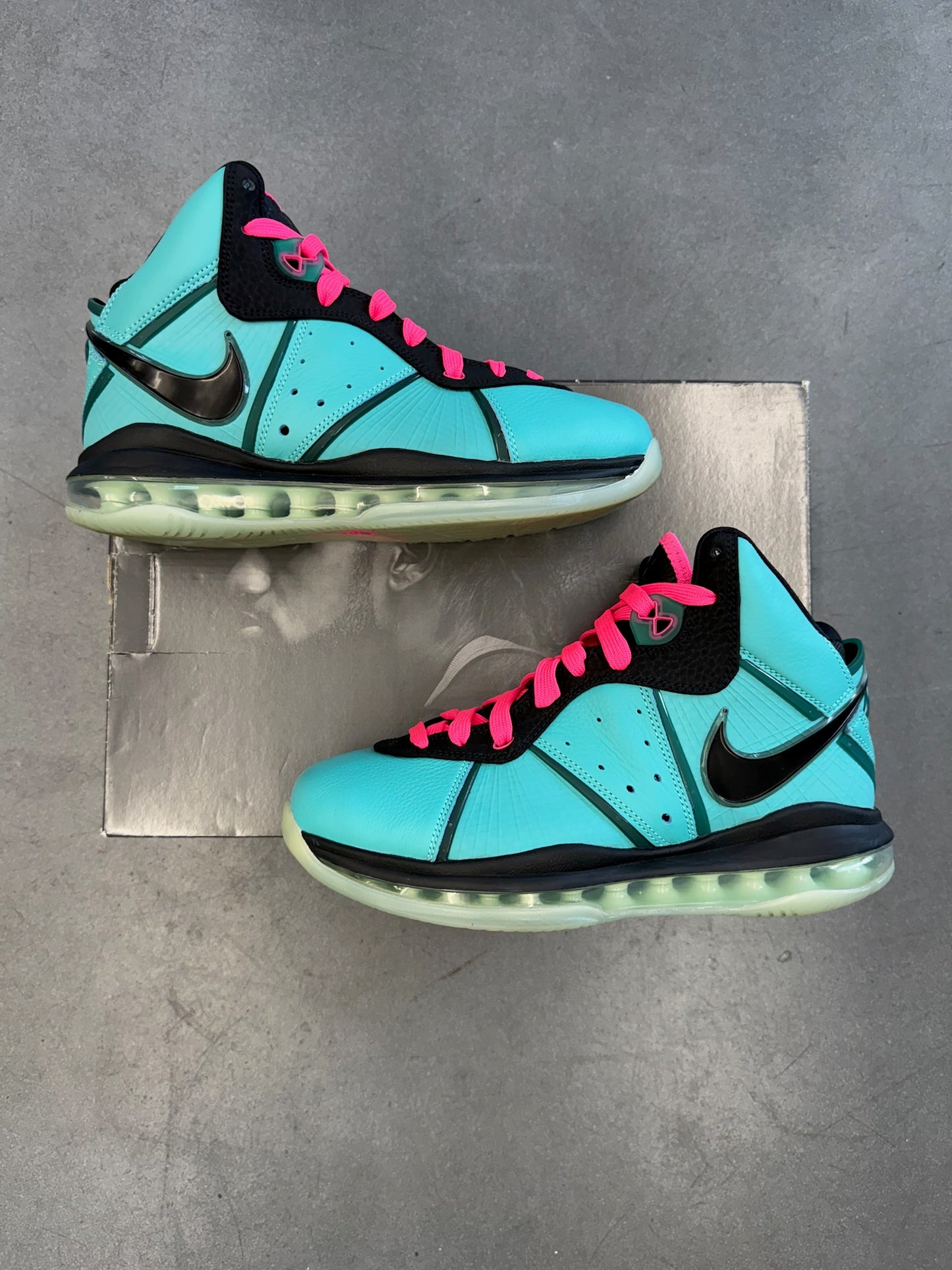 2021 MENS NIKE LEBRON 8 SOUTH BEACH (PRE-OWNED WITH BOX)