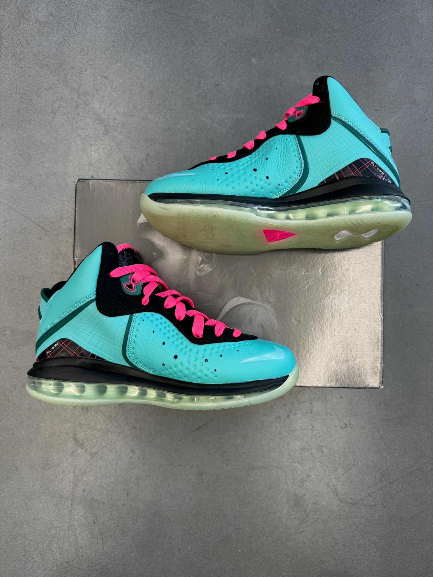 2021 MENS NIKE LEBRON 8 SOUTH BEACH (PRE-OWNED WITH BOX)