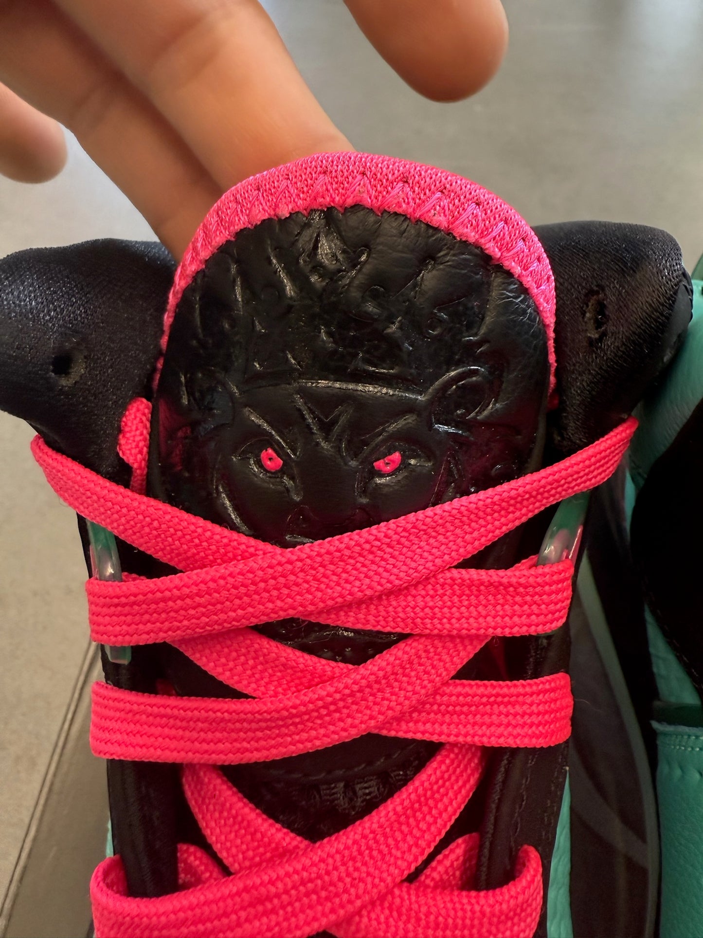 2021 MENS NIKE LEBRON 8 SOUTH BEACH (PRE-OWNED WITH BOX)