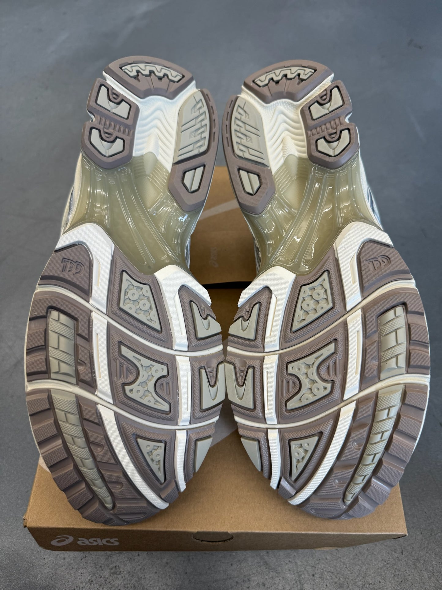 2025 ASICS GEL-KAYANO 14 - JULIANA SALAZAR