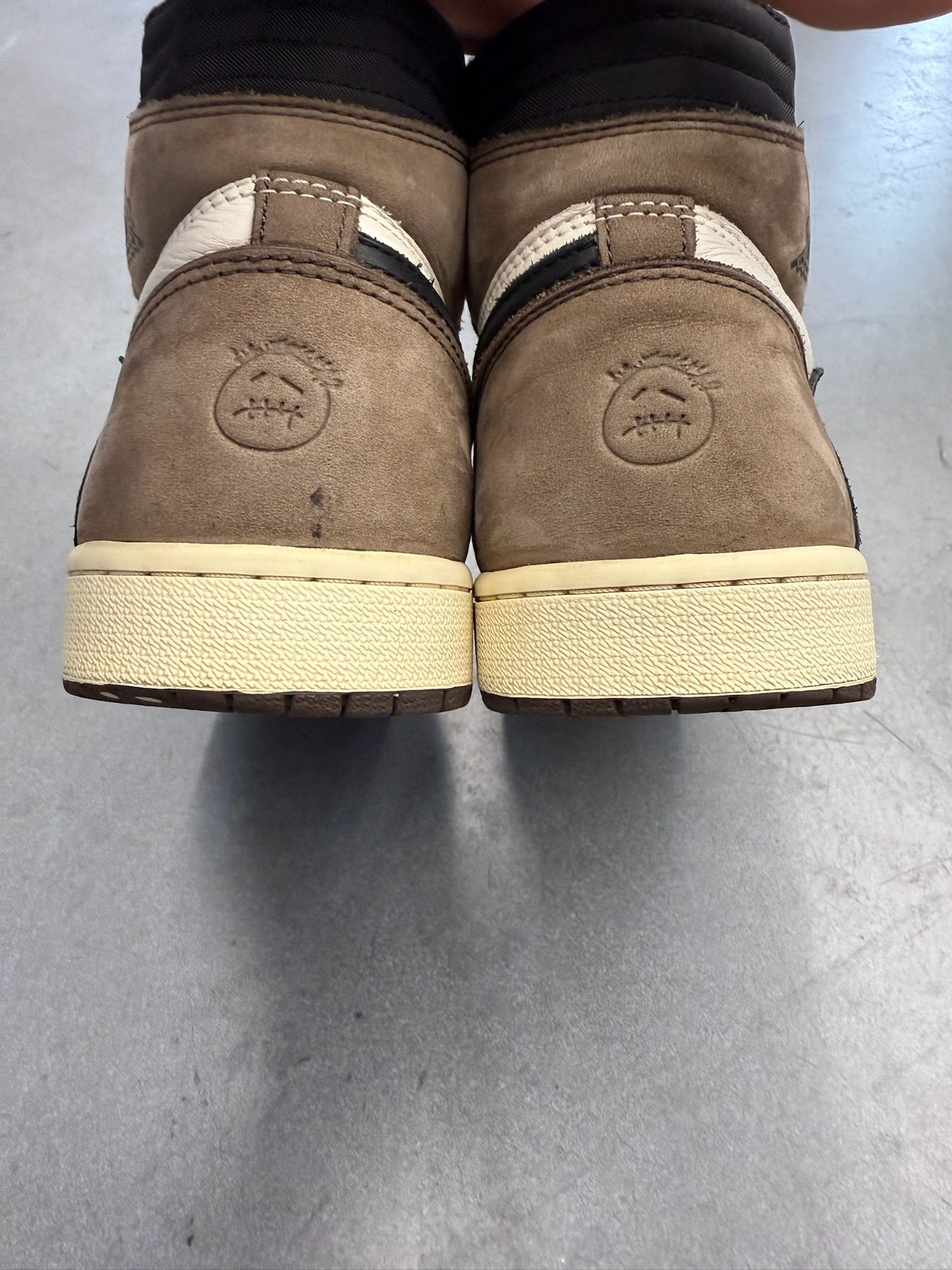2019 SIZE 9.5 TRAVIS SCOTT MOCHA JORDAN 1 RETRO HIGH OG SP (PRE-OWNED NO BOX)